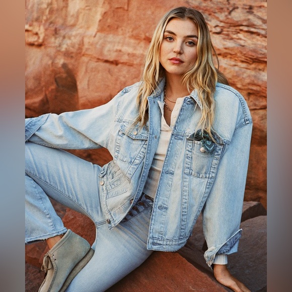 American Eagle Outfitters Jackets & Blazers - 👖American Eagle Outfitters Oversized Jean Jacket👖